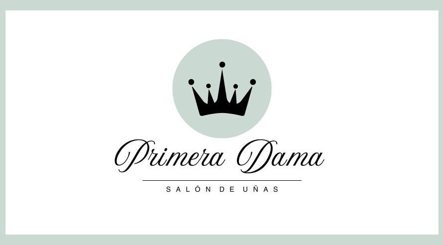 Logotipo de Primera Dama Salón de Uñas en Vilagarcía De Arousa, Pontevedra, ES. Diseño elegante y sofisticado.