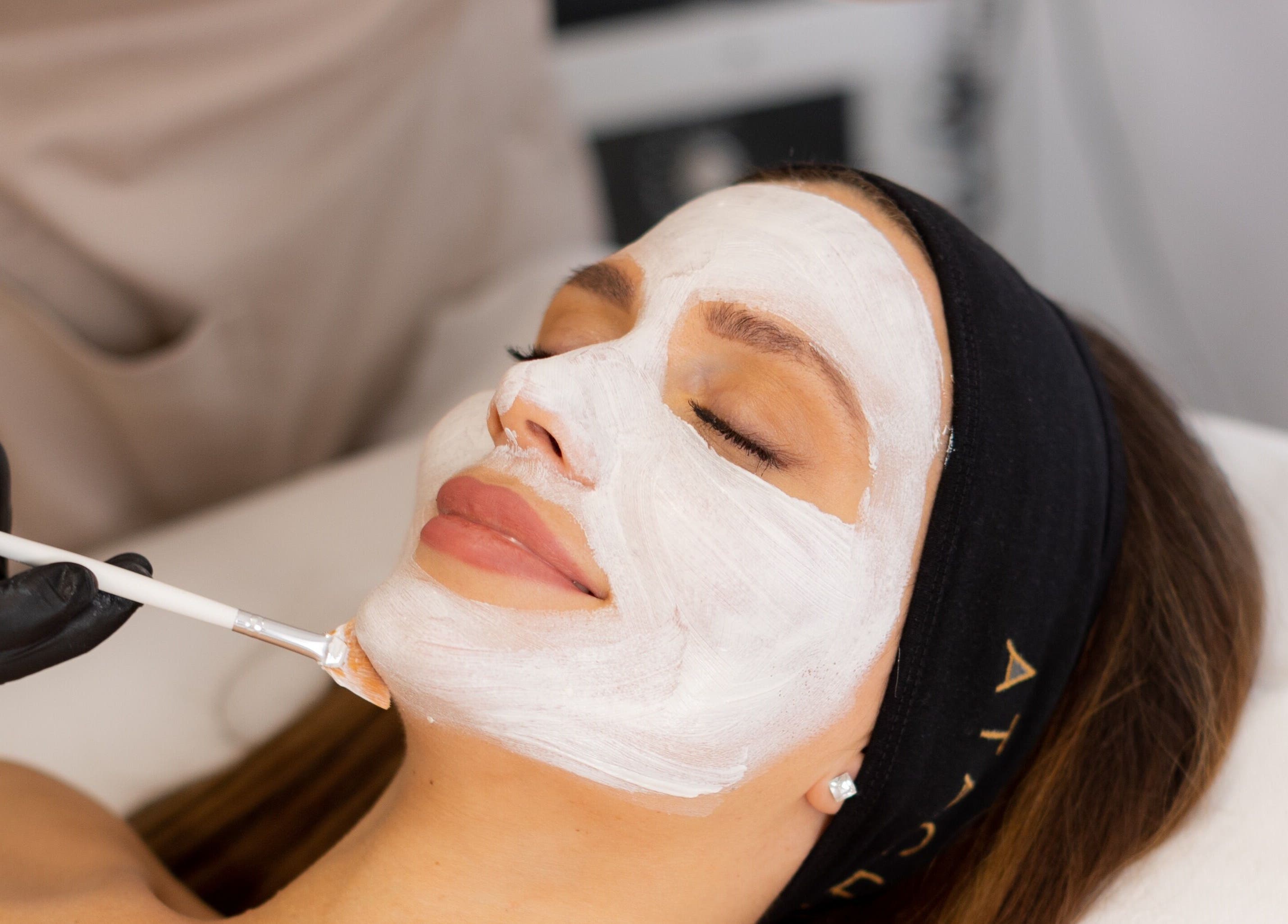 Relaxing facial mask treatment at Dermavie Clinique, Novi Sad, Vojvodina, RS, enhancing skin glow and rejuvenation.
