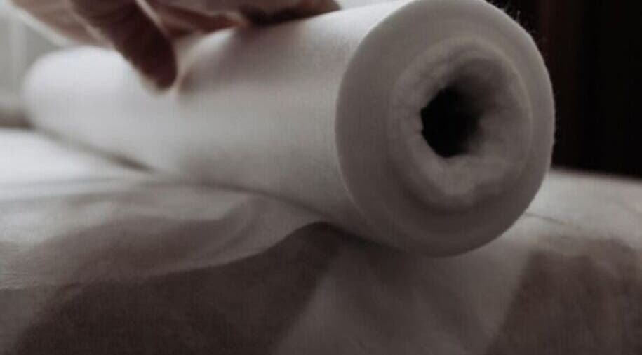 Drap de massage prêt pour traitement à Studio by MS, Genève, Genève, CH. Confort et relaxation assurés.