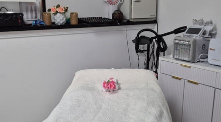 Luxurious massage table at Dubai Lux Spa, Barnstable, Massachusetts, US, offering a tranquil retreat.