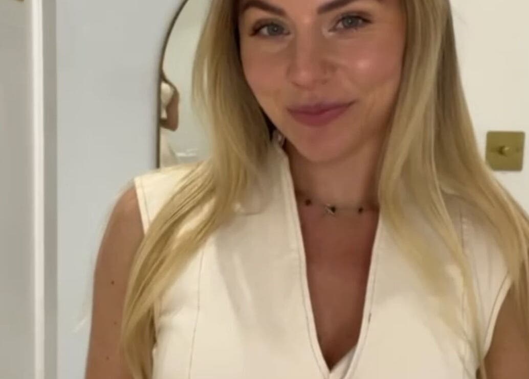 Friendly staff at Aura Skinn By Sandra in Buckhurst Hill, England, GB providing exceptional wellness service.