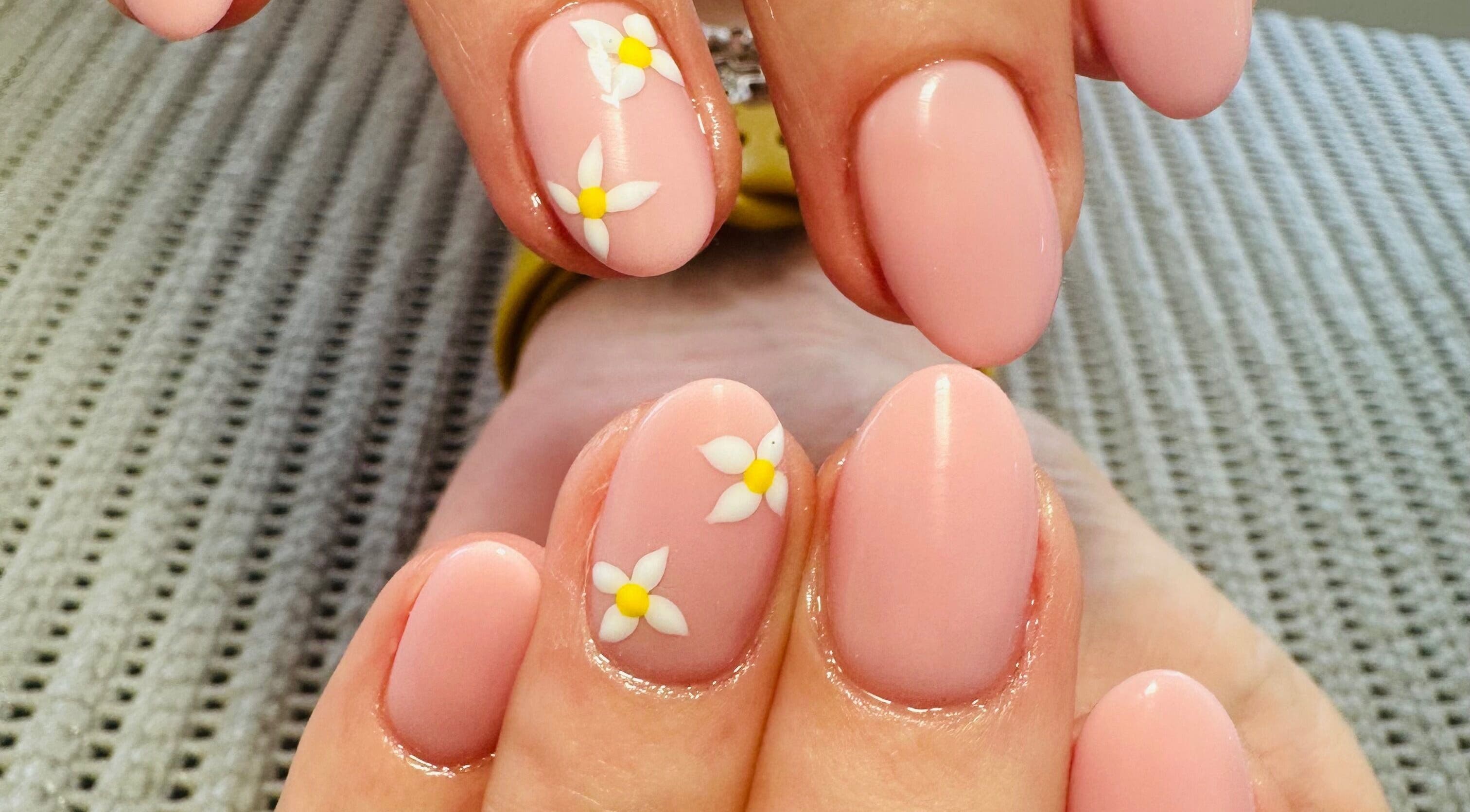 Floral nail art in pale pink at Lux-glomournails, Cape Town, Western Cape, ZA.