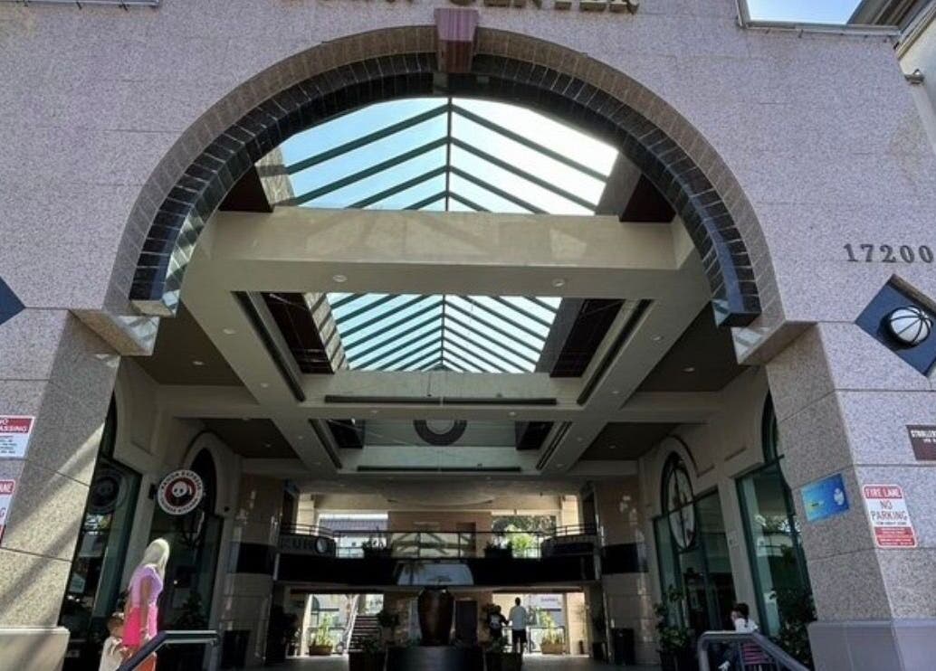 Entrance of Roxana Shine, beauty venue in Los Angeles, California, US with a modern, luxurious design.