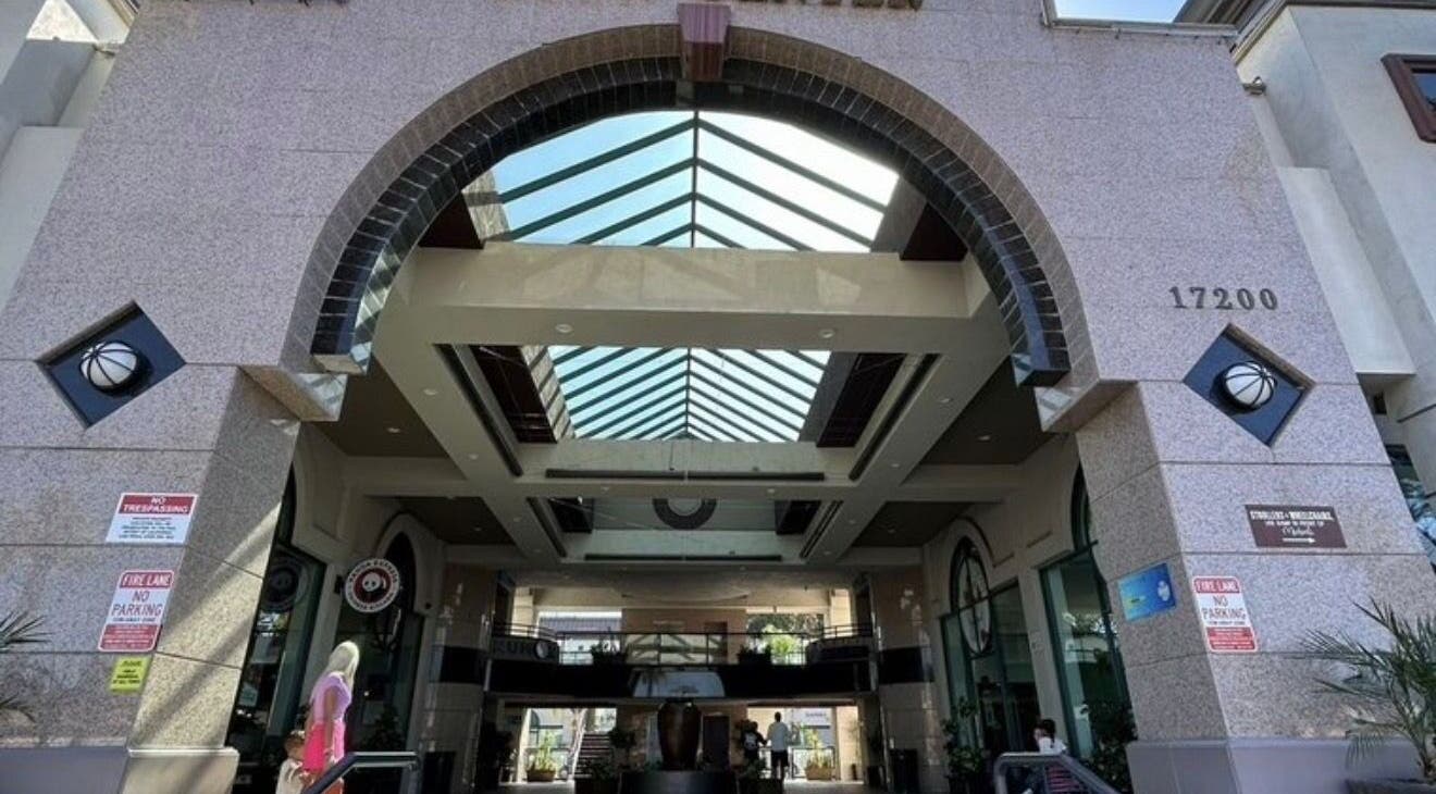 Entrance of Roxana Shine, beauty venue in Los Angeles, California, US with a modern, luxurious design.