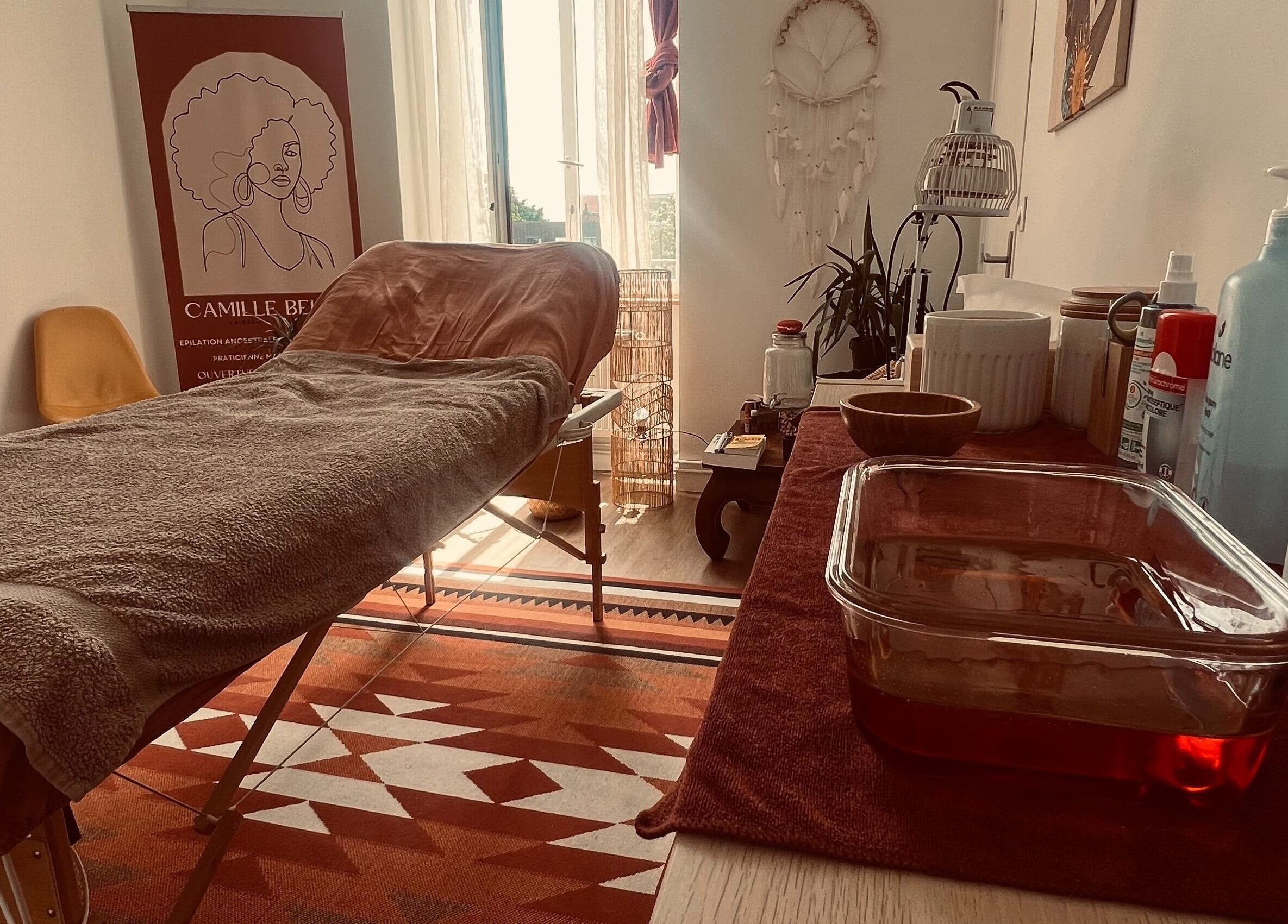 Salle de soins esthétiques chez CAMILLE BELAIN à Tourcoing, Hauts-de-France, FR.