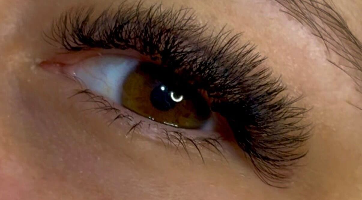 Closeup of beautifully designed lashes at Carol Santos Lash Designer, São João Da Madeira, Aveiro, PT.