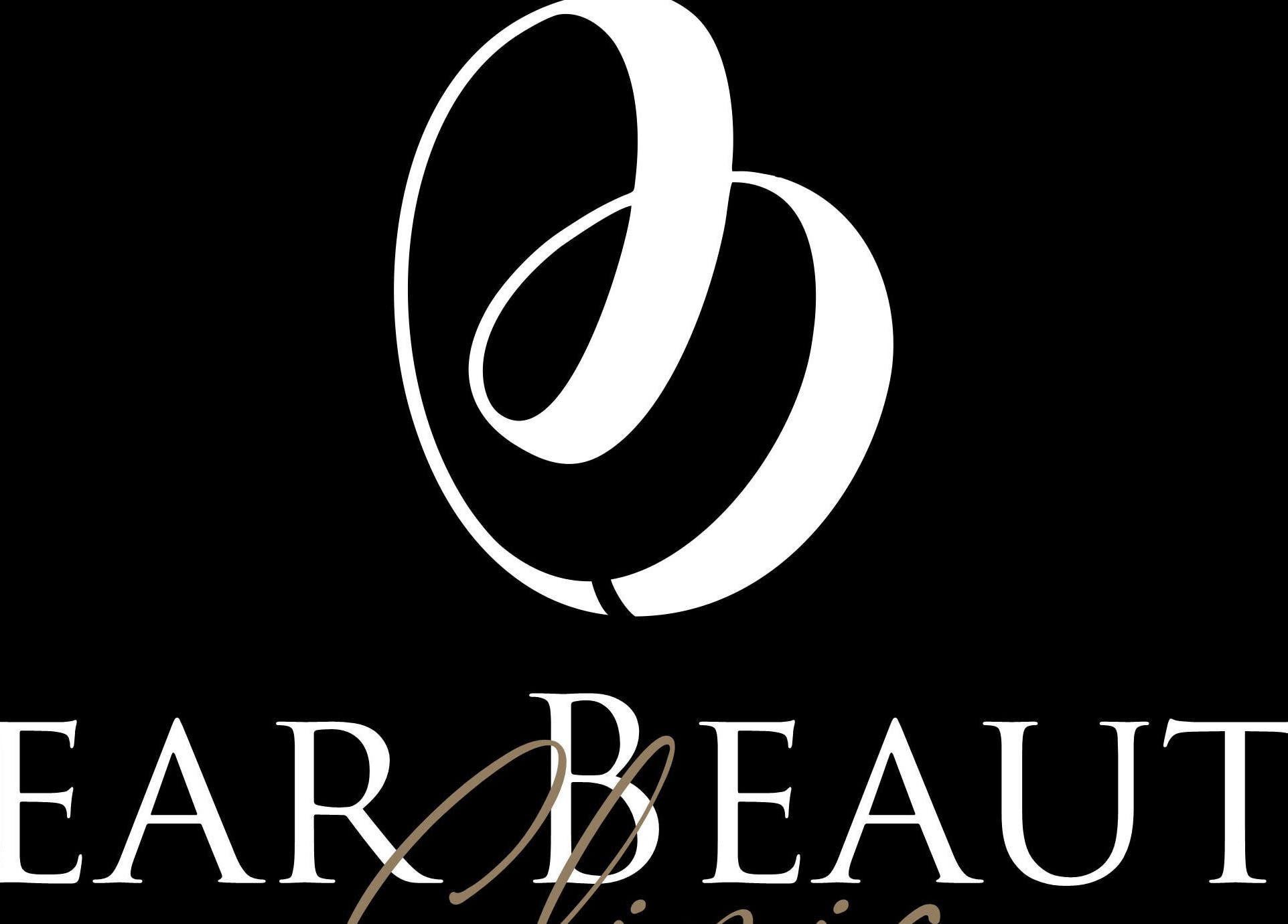 Logo van Pear Beauty Clinic, Paramaribo, Paramaribo, SR in elegant zwart-wit design.