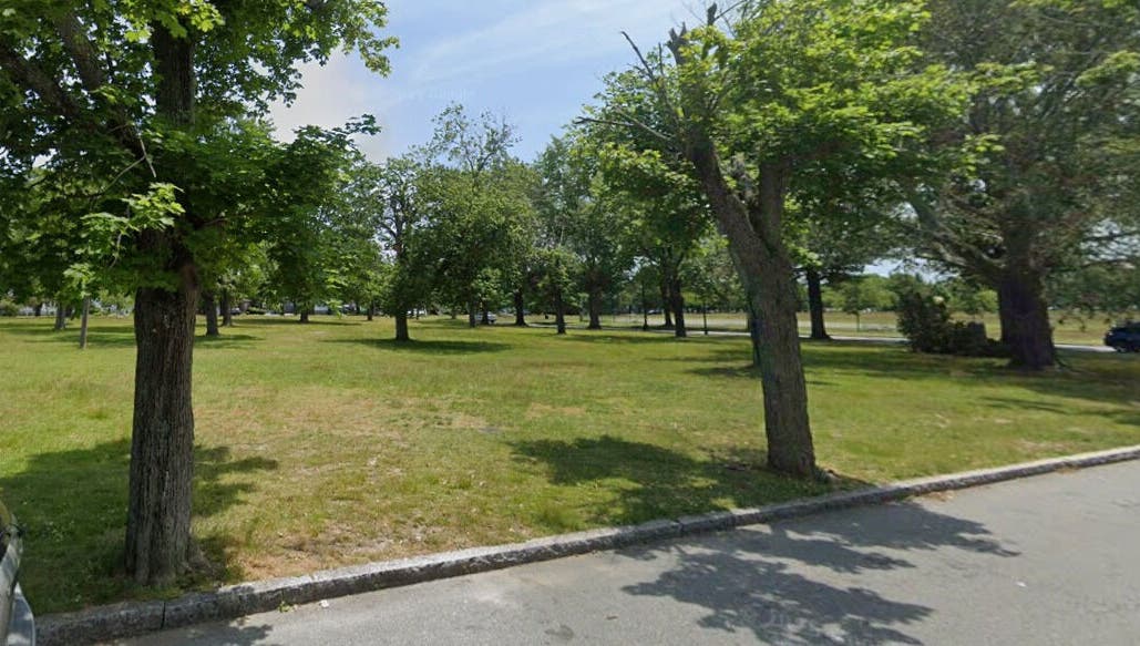 Tranquil green park near The Belleza Nook, New Bedford, Massachusetts, US, offering a peaceful retreat.