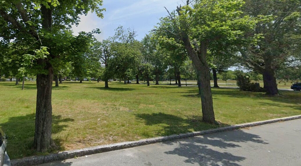 Tranquil green park near The Belleza Nook, New Bedford, Massachusetts, US, offering a peaceful retreat.