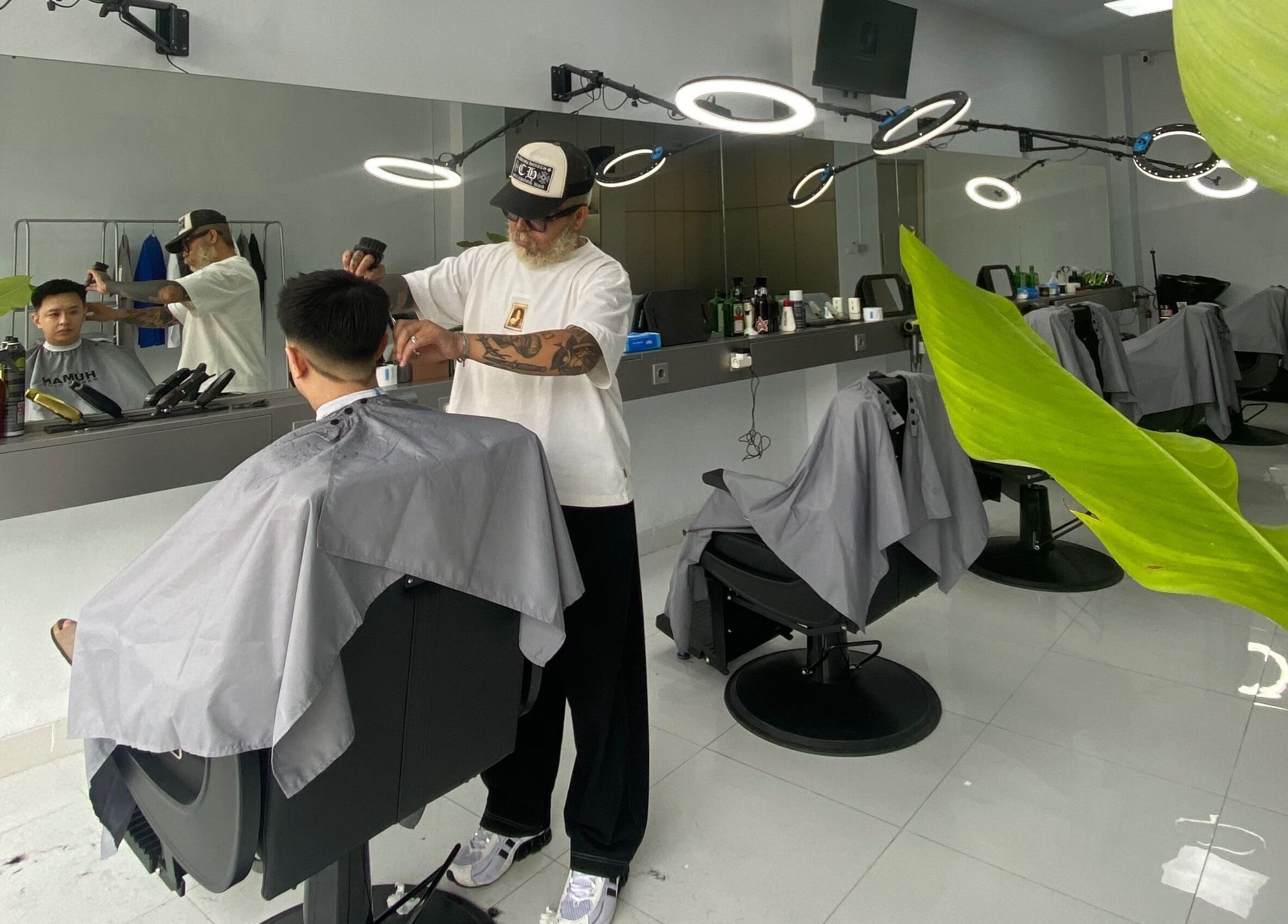 Professional haircut at Human Barber Club Vol 2 salon in Bali, Bali, ID, showcasing modern styling.