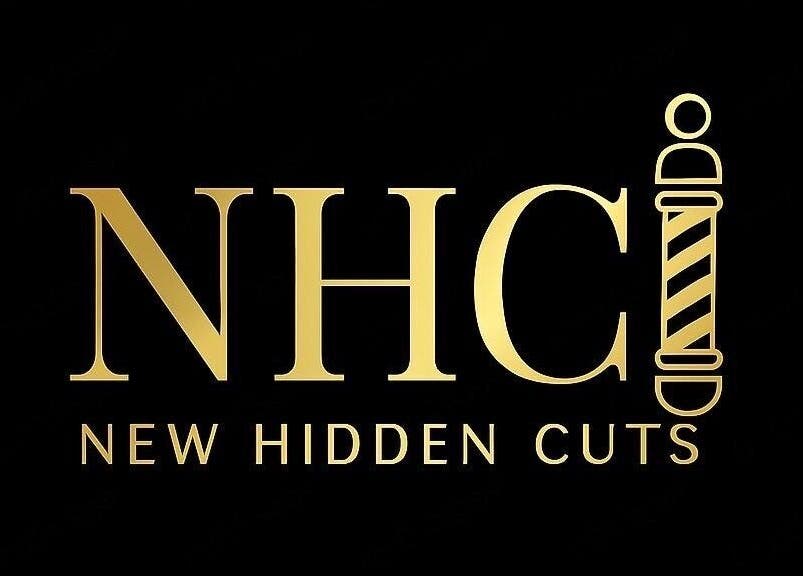 Logotipo dorado de New Hidden Cuts en La Paz, Baja California Sur, MX sobre fondo negro.