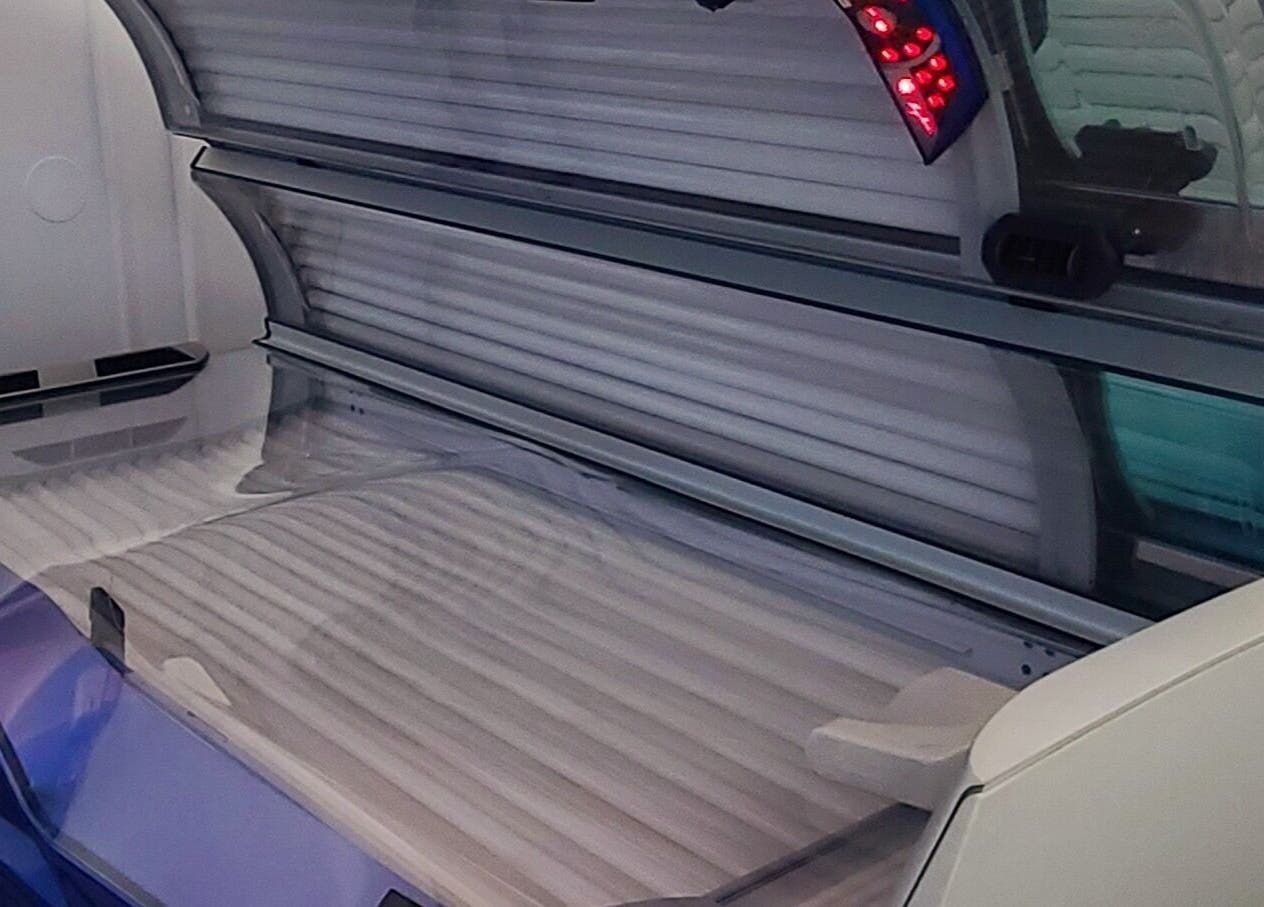 Advanced tanning bed at Solaris Tan Lounge, Auckland, Auckland, NZ, offering premium tanning experience.