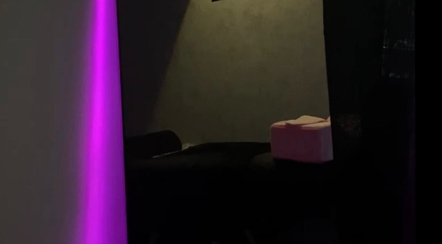 Habitación en Vee Lashes Studio con iluminación suave en Madrid, Comunidad De Madrid, ES.