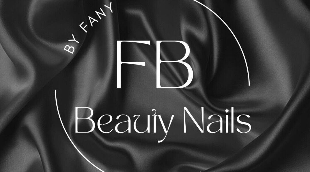 Logo élégant de FB Beauty Nails à Castelnau-de-médoc, Nouvelle-aquitaine, FR sur fond noir satin.