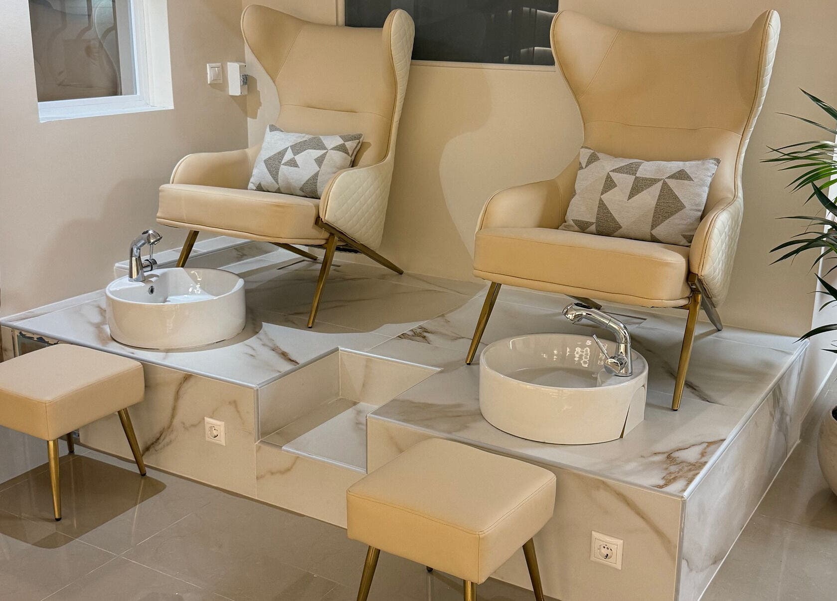 Luxurious pedicure chairs at Feel Queen | Νύχια, Φρύδια, Βλεφάριδες in Gerakas, GR. Perfect for relaxing nail care.