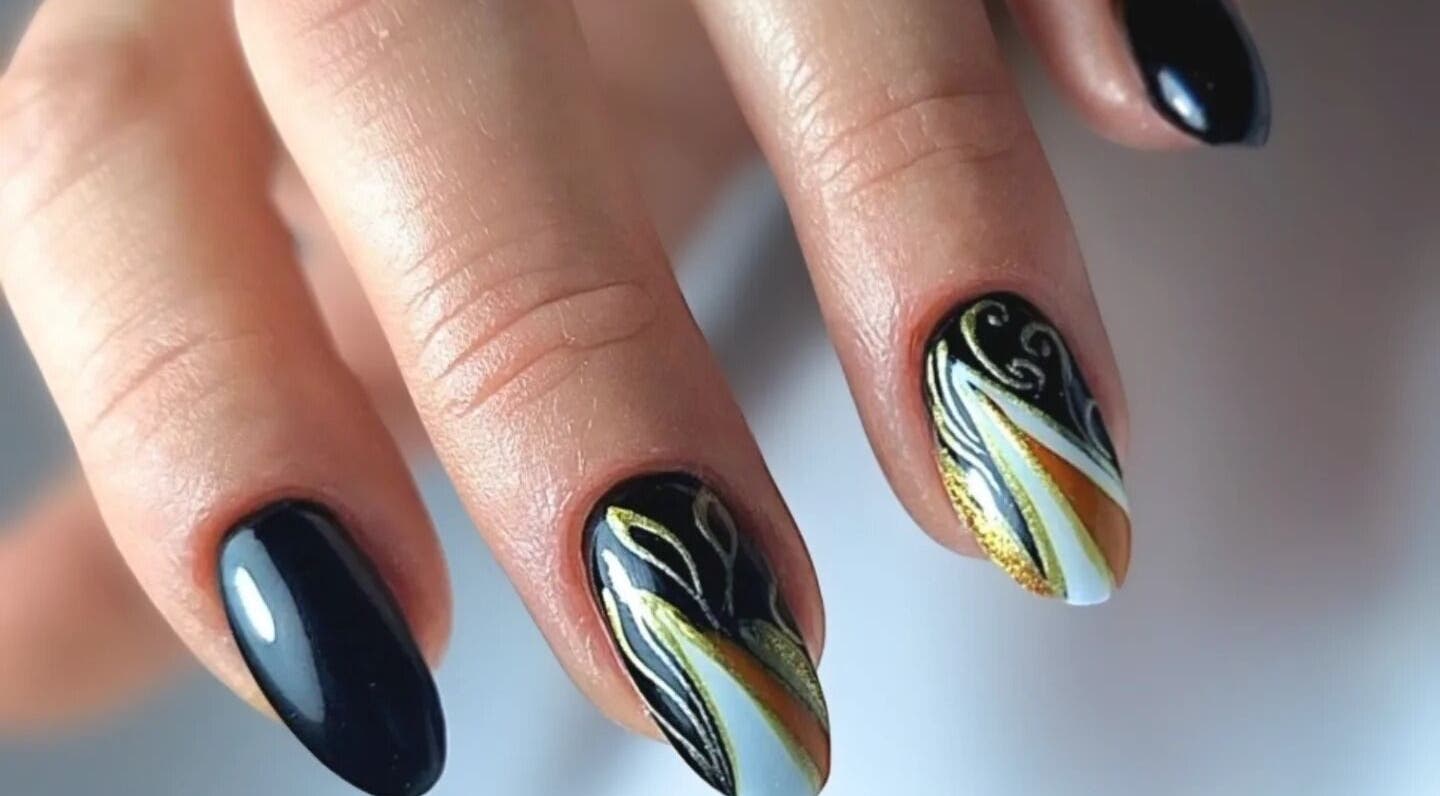 Wyrafinowane zdobienia na paznokciach w Mags • Nail Artist • Educator, Swinton, England, GB.
