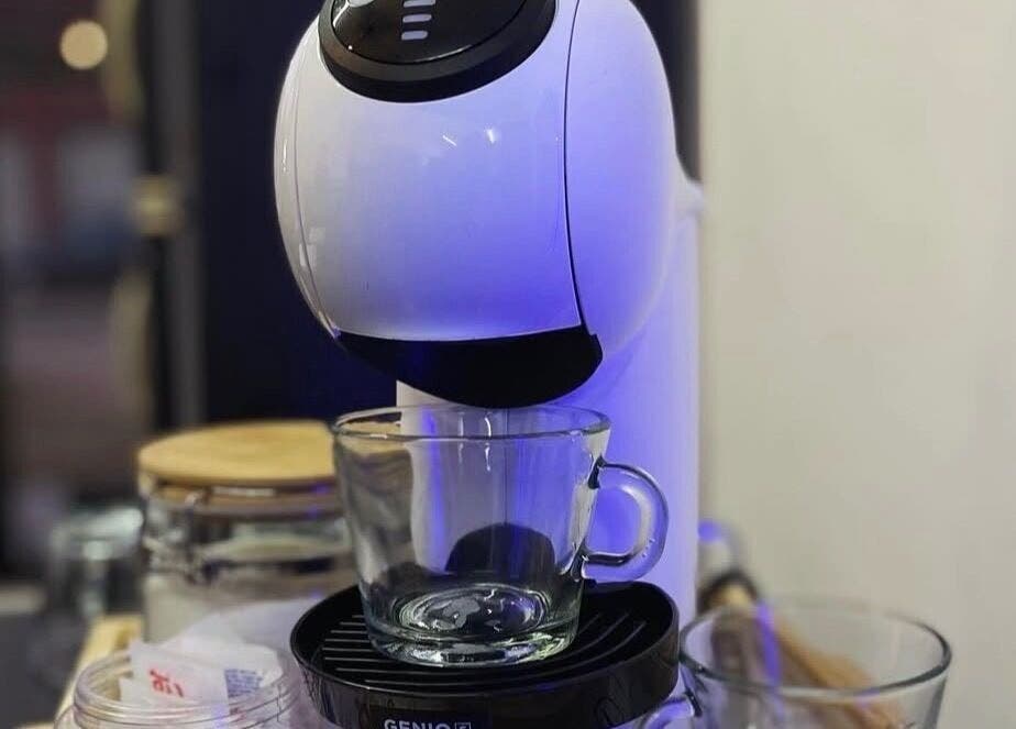 Modern coffee machine at Lucas in Córdoba, Córdoba, AR offering a cozy welcome.