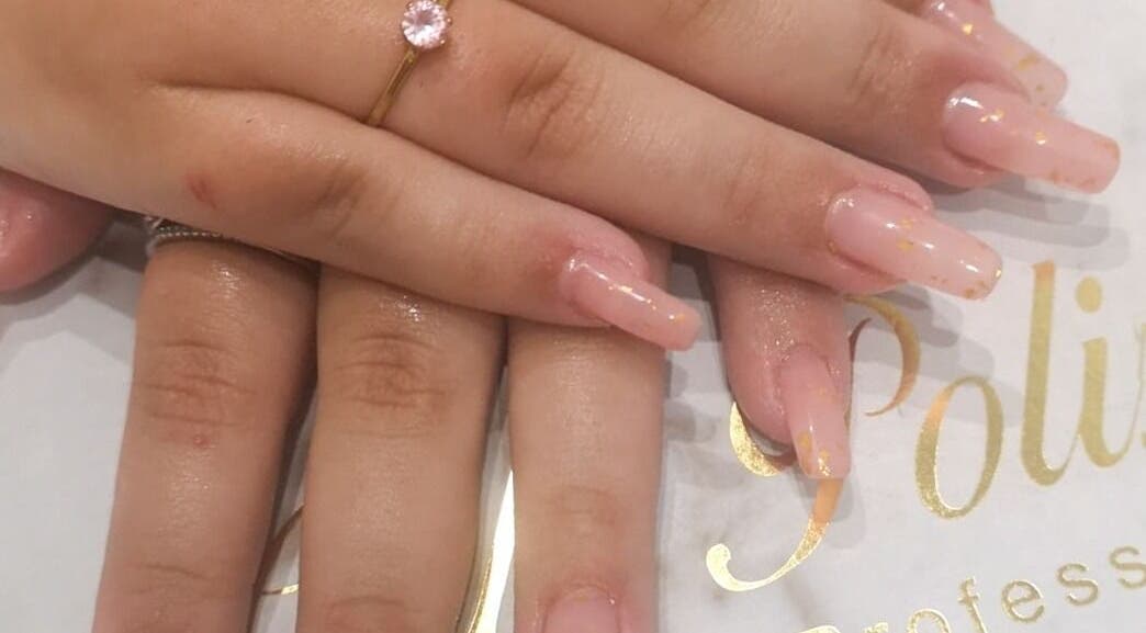 Unhas decoradas em tons de nude no Belíssima Studio, Guarda, Distrito Da Guarda, PT.