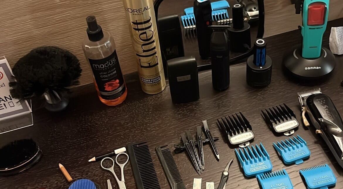 Professional barber tools at Tstar.The.Barber, Dudelange, Esch-sur-alzette, LU, showcasing top grooming essentials.
