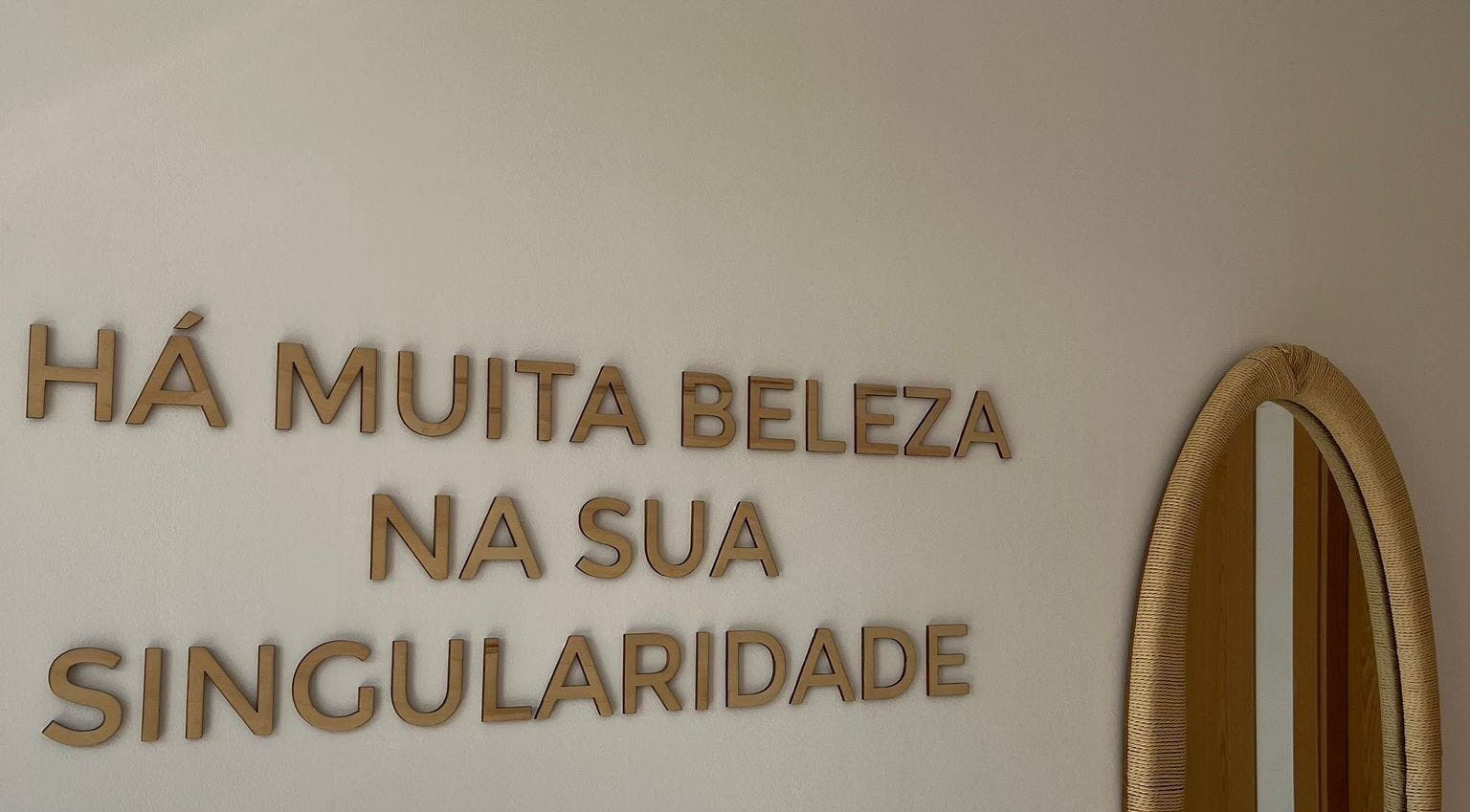 Citação inspiradora na parede em Raquel Meireles, Viana Do Castelo, Viana Do Castelo, PT.