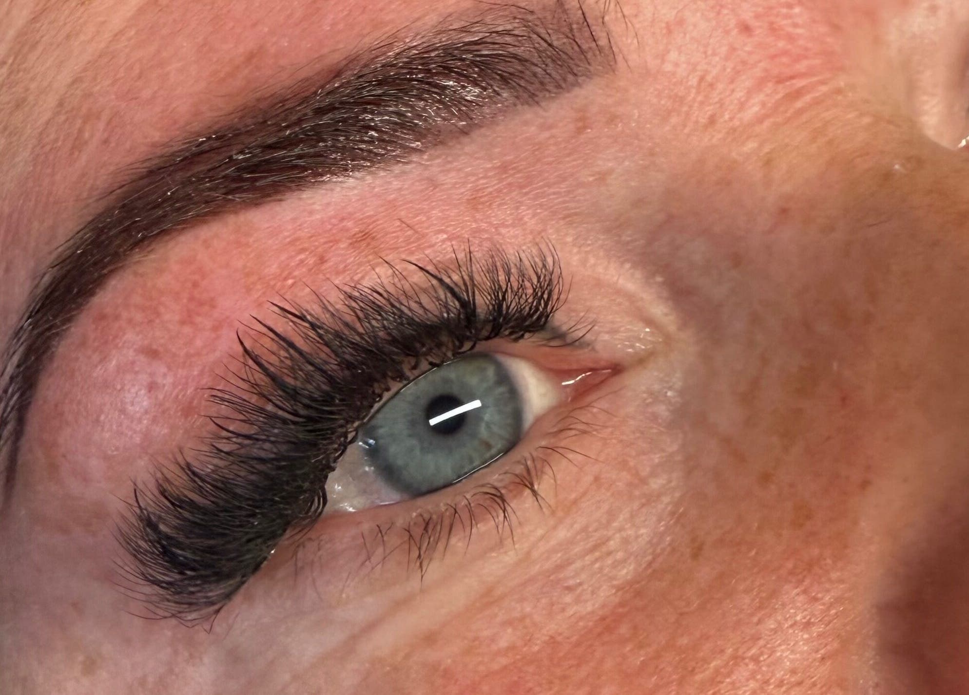 Zbliżenie na rzęsy w 'Lash with Me', Warrington, England, GB, piękne i stylowe.