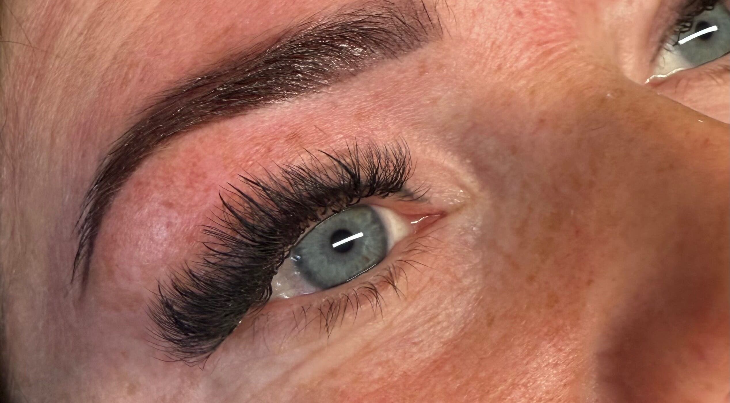 Zbliżenie na rzęsy w 'Lash with Me', Warrington, England, GB, piękne i stylowe.