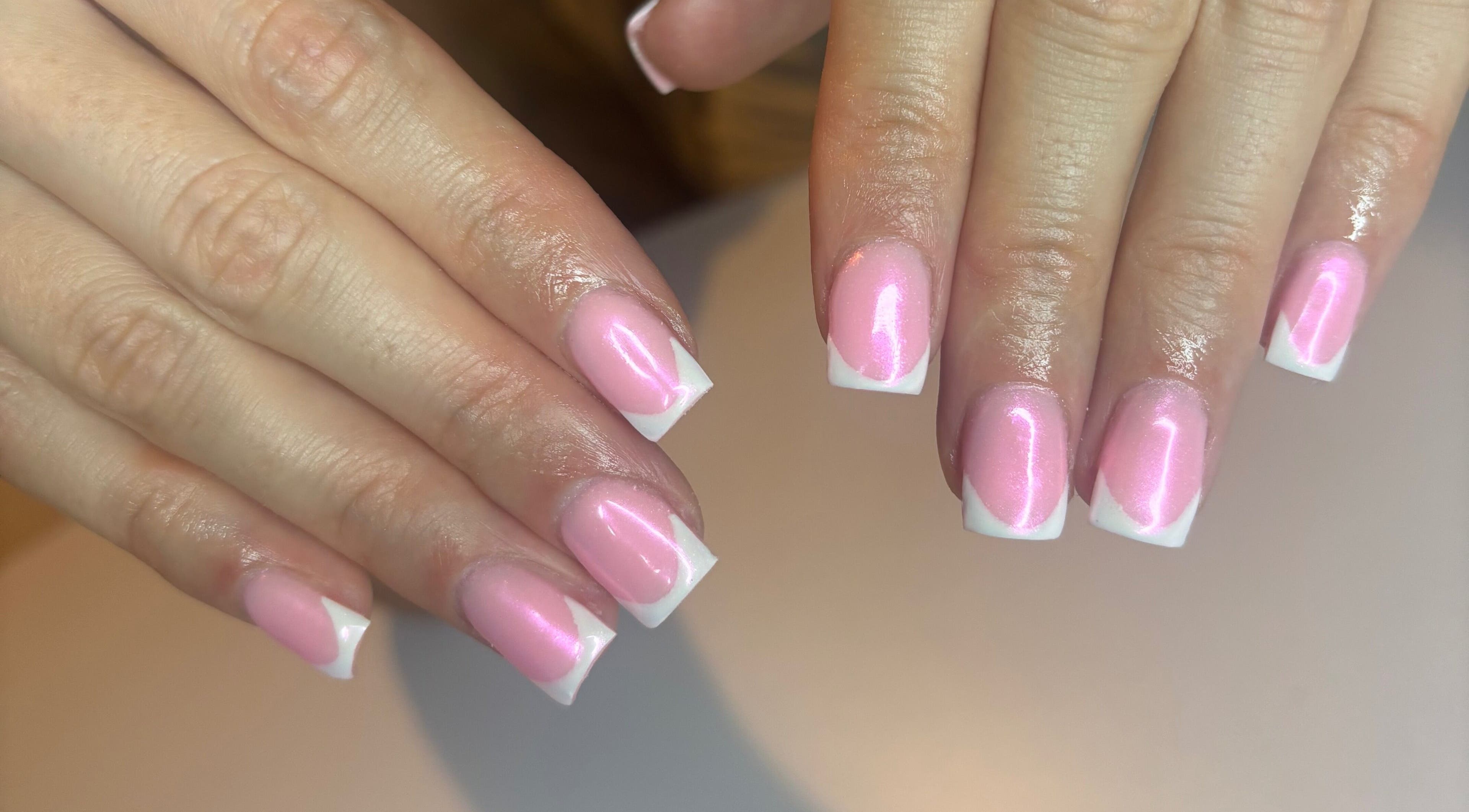 Beautiful pink and white nails at biabsbymil in GB, showcasing expert manicure.