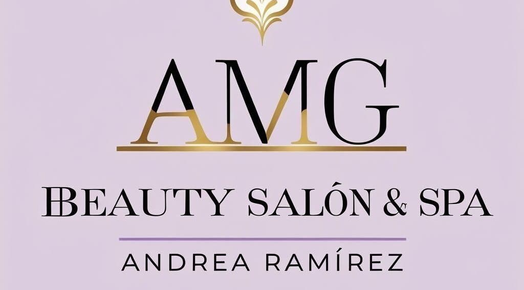 Logotipo elegante de AMG Beauty Salon & SPA en Guadalajara, Jalisco, MX, destacando sofisticación.