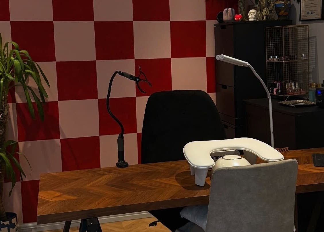 Modern nail studio setup at Laurs Claws in Bedford, England, GB with stylish decor.