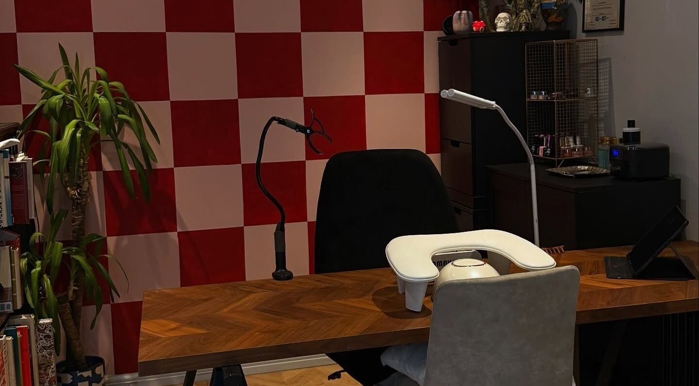 Modern nail studio setup at Laurs Claws in Bedford, England, GB with stylish decor.