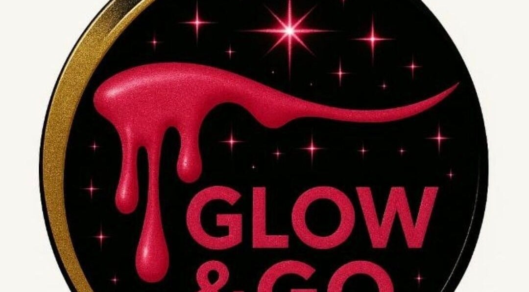 Glow & Go sprankelend logo in Paramaribo, Paramaribo, SR. Glanzend zwart met gouden rand en rode tekst.