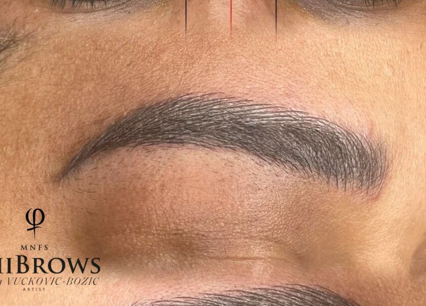 Expert brow shaping at JVB Beauty & The Brows, Genève, Genève, CH, showcasing detailed microblading artistry.