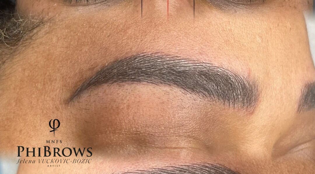 Expert brow shaping at JVB Beauty & The Brows, Genève, Genève, CH, showcasing detailed microblading artistry.
