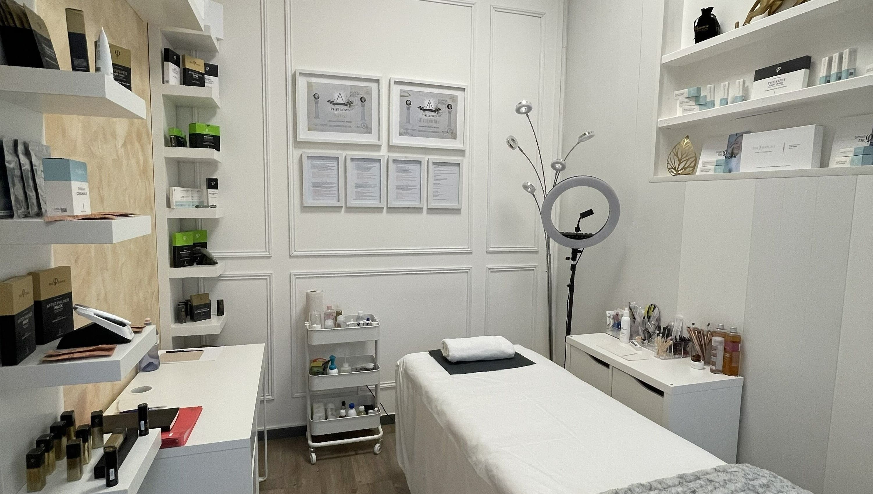 Tranquil treatment room at JVB Beauty & the Brows, Genève, Genève, CH offering professional beauty services.