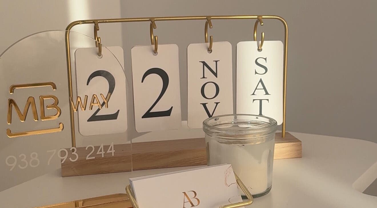 Chic date display with candle at Lash Care, São Domingos De Rana, Lisboa, PT.