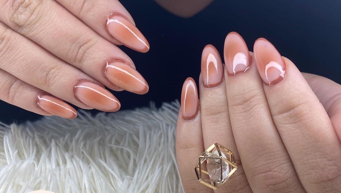 Ongles manucurés brillants à AM Nails & Beauty, Saint-philippe, RE.