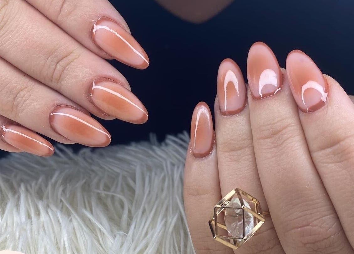 Ongles manucurés brillants à AM Nails & Beauty, Saint-philippe, RE.