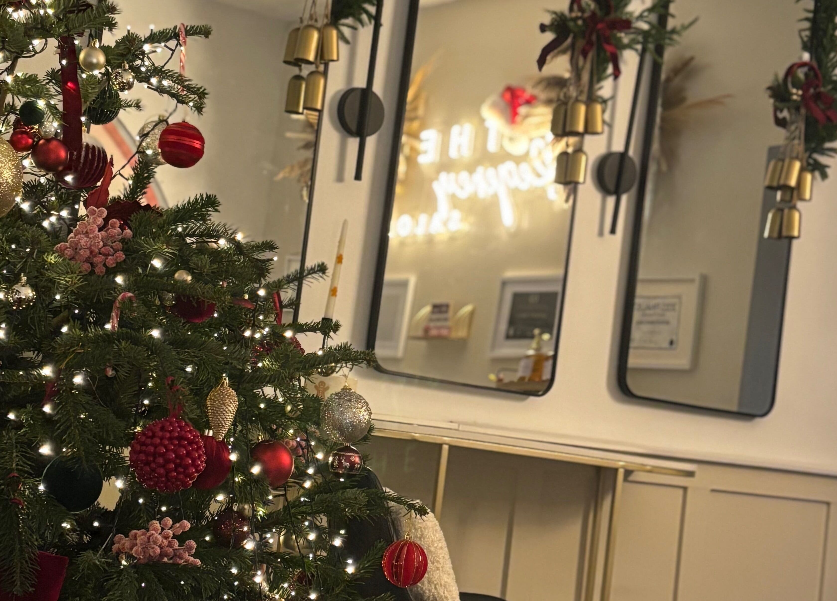 Christmas decor at Nmnails_x, Irlam, England, GB, enhancing holiday ambiance with ornaments and lights.