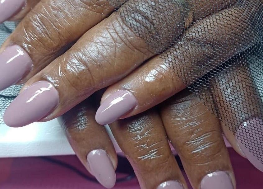 Unhas esmaltadas impecáveis em 🐺 SLW Beauty, Baarn, Utrecht, NL, destacando sofisticação e cuidado.