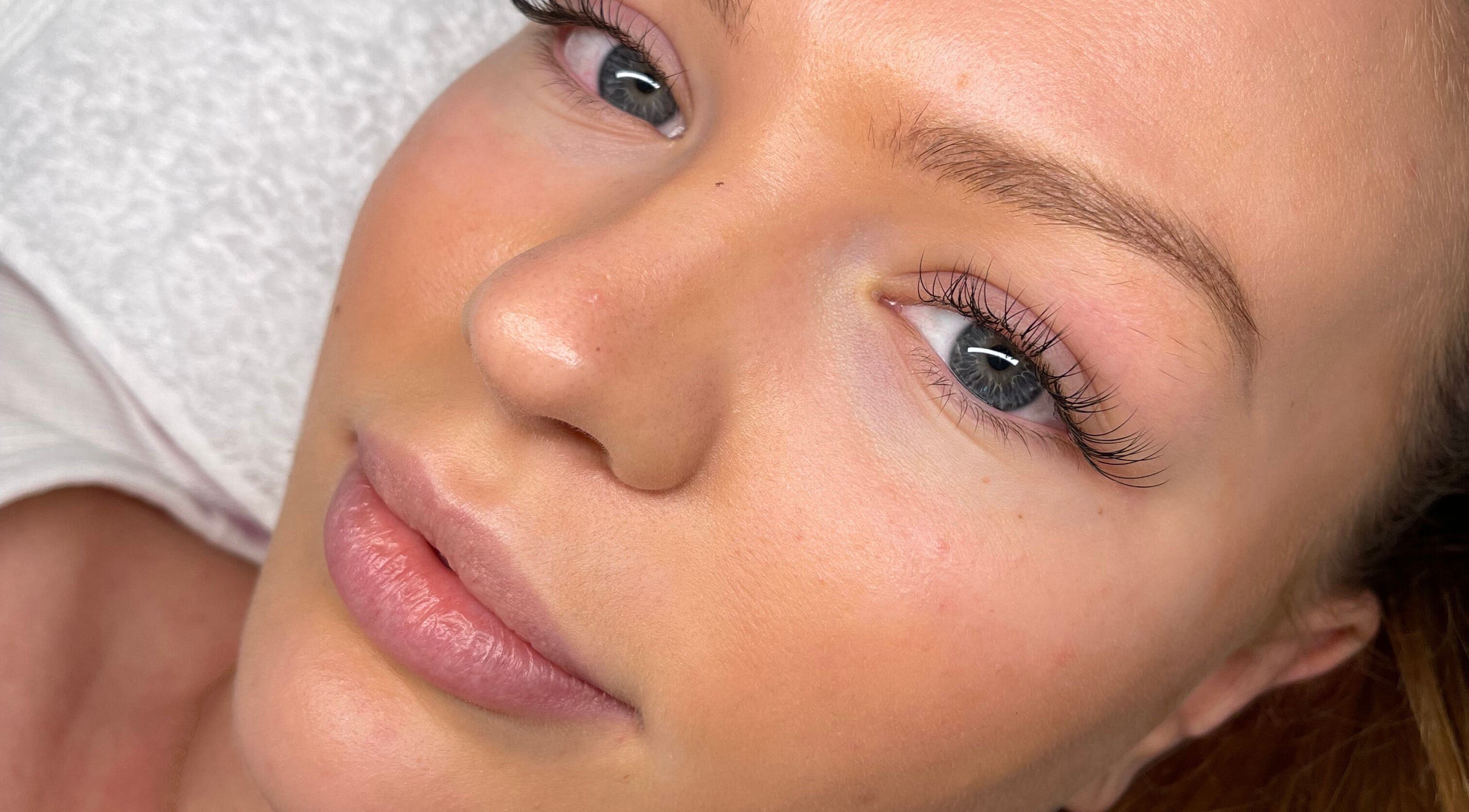 Close-up of elegant eyelashes at Beauty Atelier, Willemstad, Curaçao, CW, showcasing a flawless makeup finish.