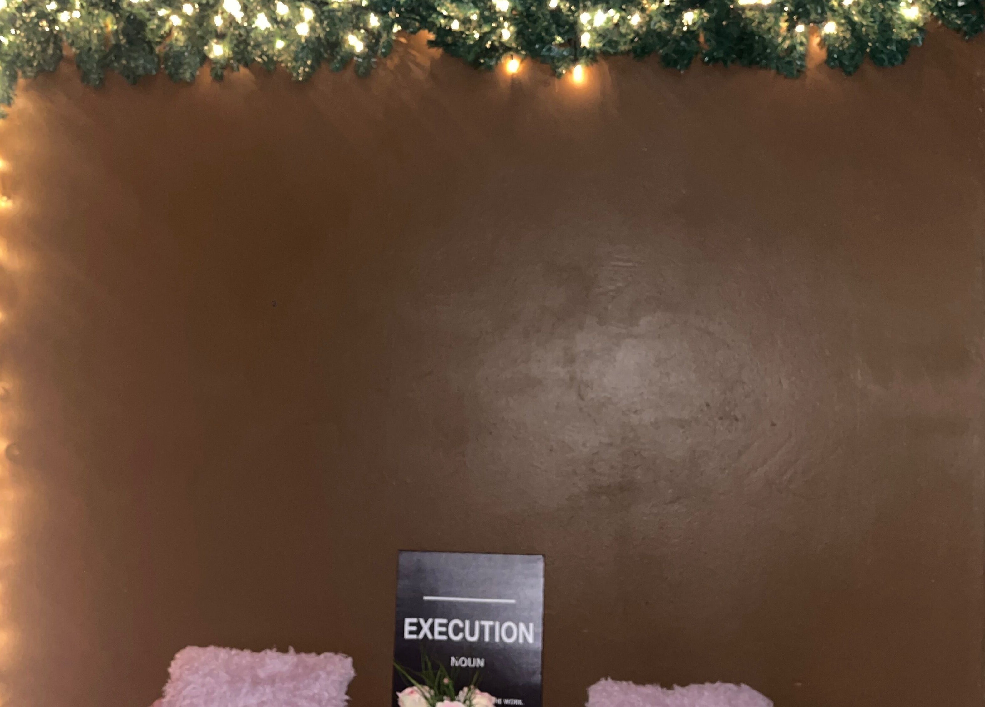 Warm ambient lights and decor at Shean’s Beauty Essentials, Tunapuna/piarco Regional Corporation, TT.