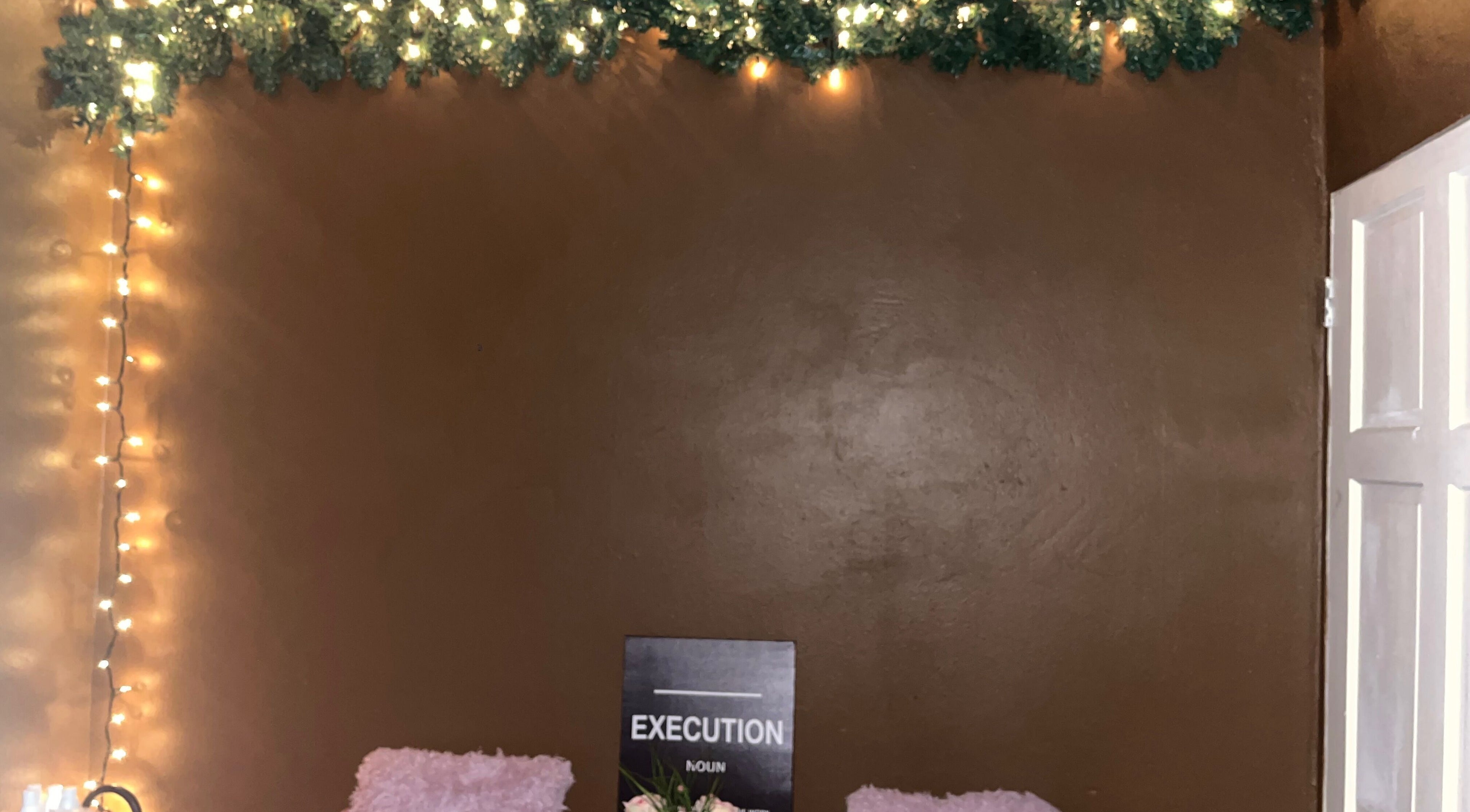 Warm ambient lights and decor at Shean’s Beauty Essentials, Tunapuna/piarco Regional Corporation, TT.