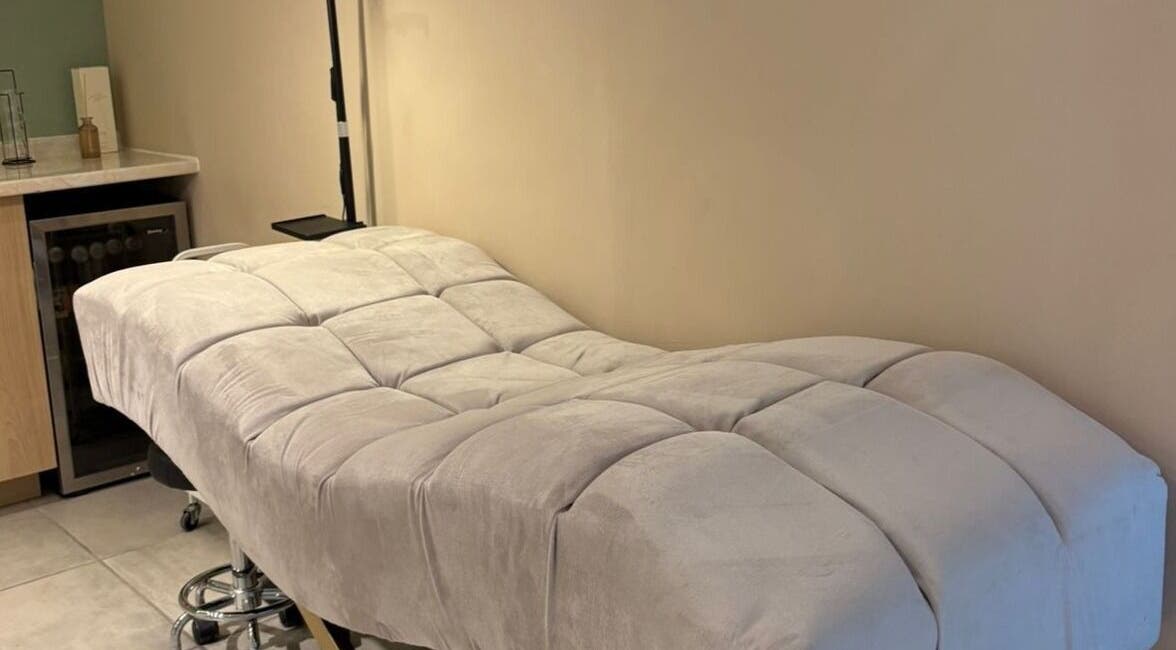 Cama de terapia en Bagliore, Santiago De Querétaro. Espacio diseñado para confort y bienestar en Querétaro, MX.