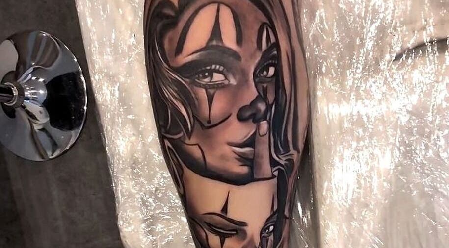 Tatuaż czarno-biały w Studio Tatuażu Afekt Real Stalowa Wola, Stalowa Wola, Województwo Podkarpackie, PL.