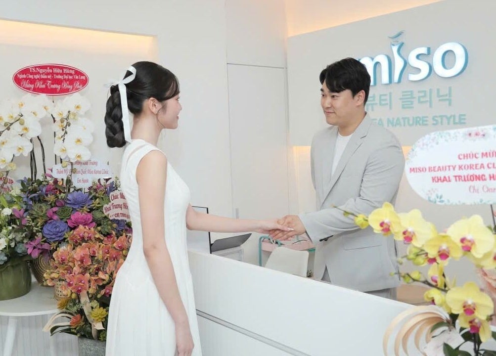 Chào đón khách tại Miso Beauty Spa, Thành Phố Hồ Chí Minh, VN với nụ cười thân thiện.