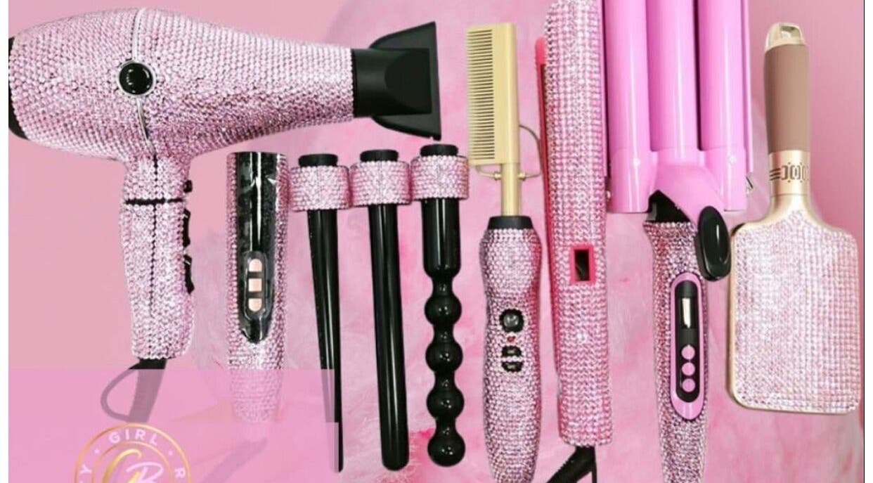 Outils coiffure luxueux roses chez Shi’z iconic, Fort-de-France, MQ.