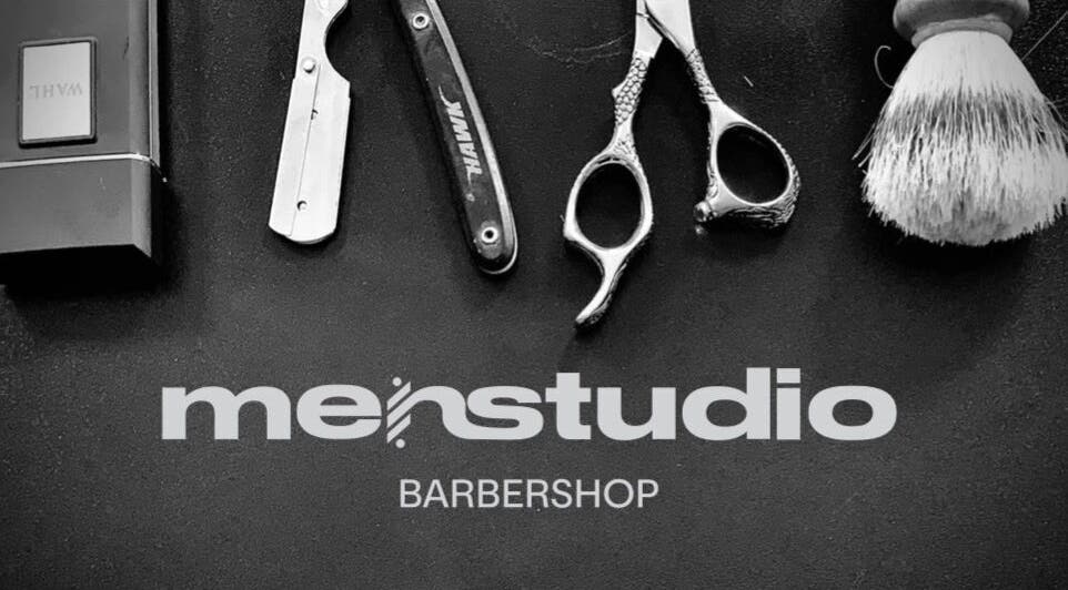 Strumenti da barbiere e logo MENSTUDIO a Viganello, Ticino, CH.