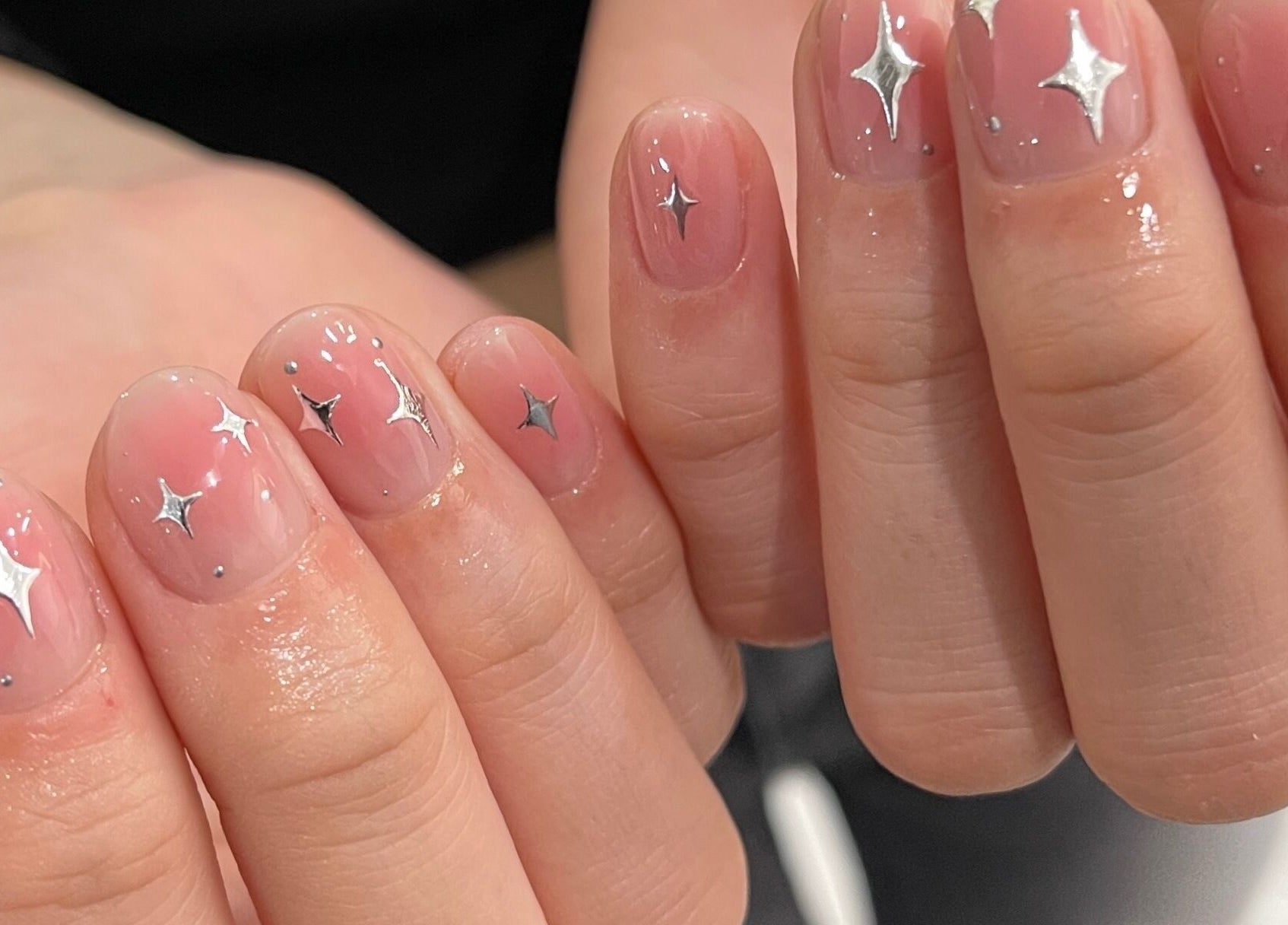 Nail nghệ thuật với thiết kế sao lung linh tại UMÉ STUDIO, Hà Nội, Hà Nội, VN.