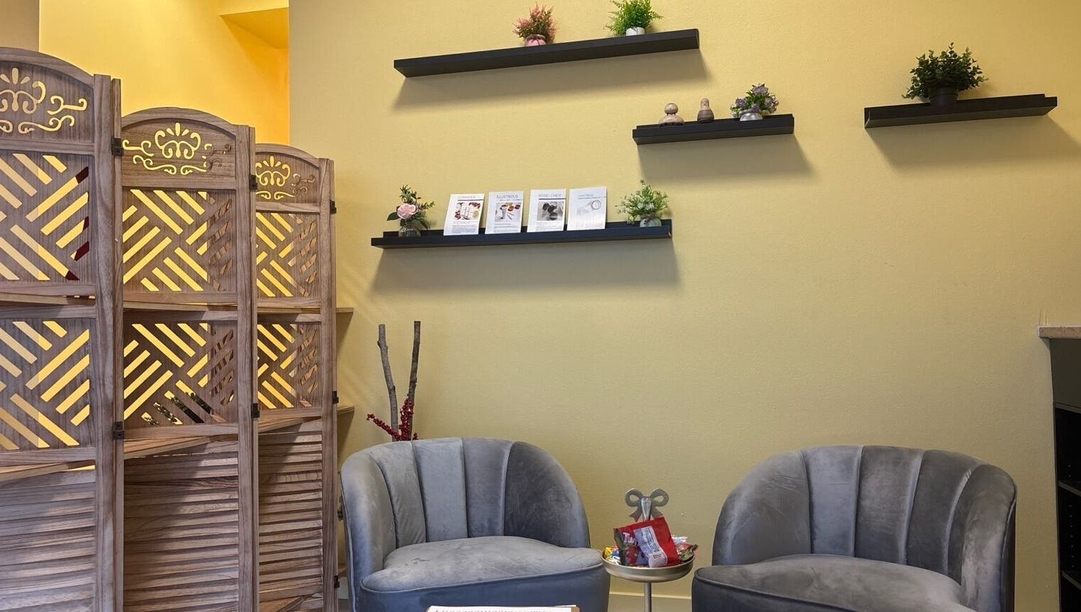 Relaxing seating area at Healing Hands Massage & Facial SPA in Round Rock, Texas, US with elegant decor.