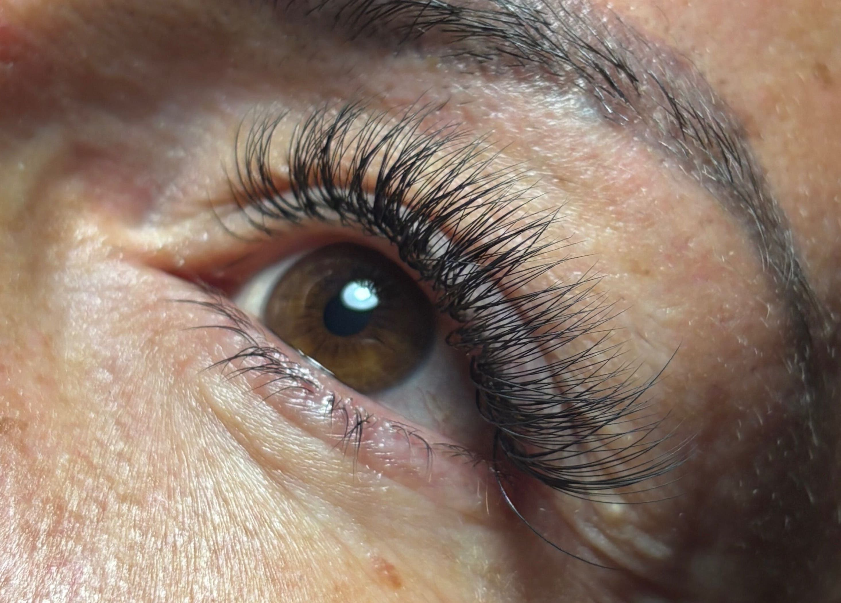 Extension de cils à CL Beauty, Nice, Provence-alpes-côte D'azur, FR. Regard intense et naturel.